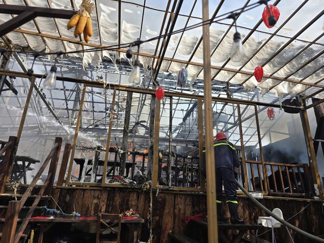 Hình ảnh sau vụ cháy quán cà phê Noọng Ơi ở TPHCM - Ảnh 8.