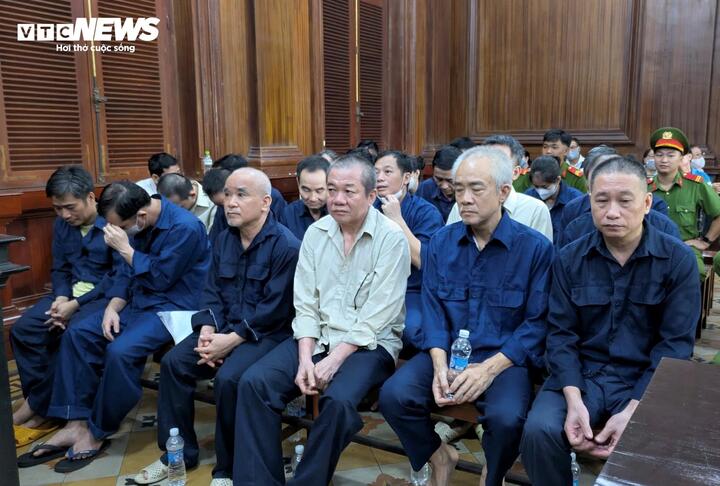 Các bị cáo tại phiên tòa.