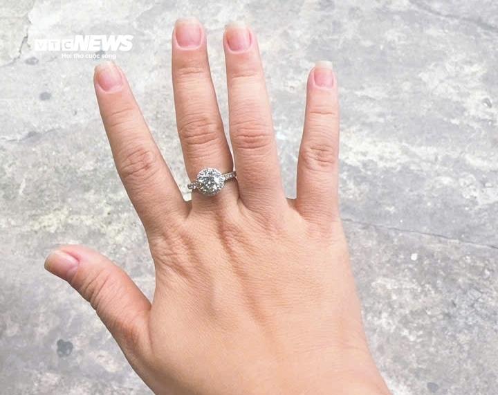 Những chiếc nhẫn trị giá vài trăm triệu đồng đang bị 