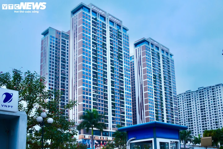 Theo các chuyên gia, muốn giá chung cư hạ nhiệt cần thực hiện đồng bộ nhiều biện pháp. (Ảnh: Công Hiếu).