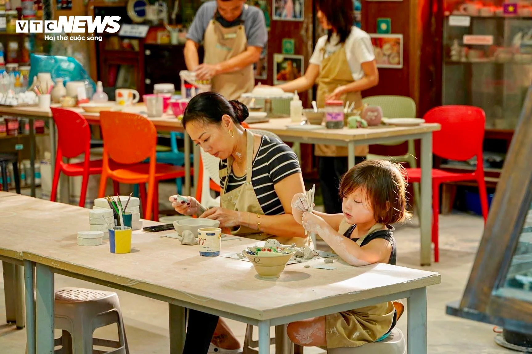  Làng gốm TP.HCM sôi động mùa tạo hình linh vật Tết Bính Ngọ 2026 - 17