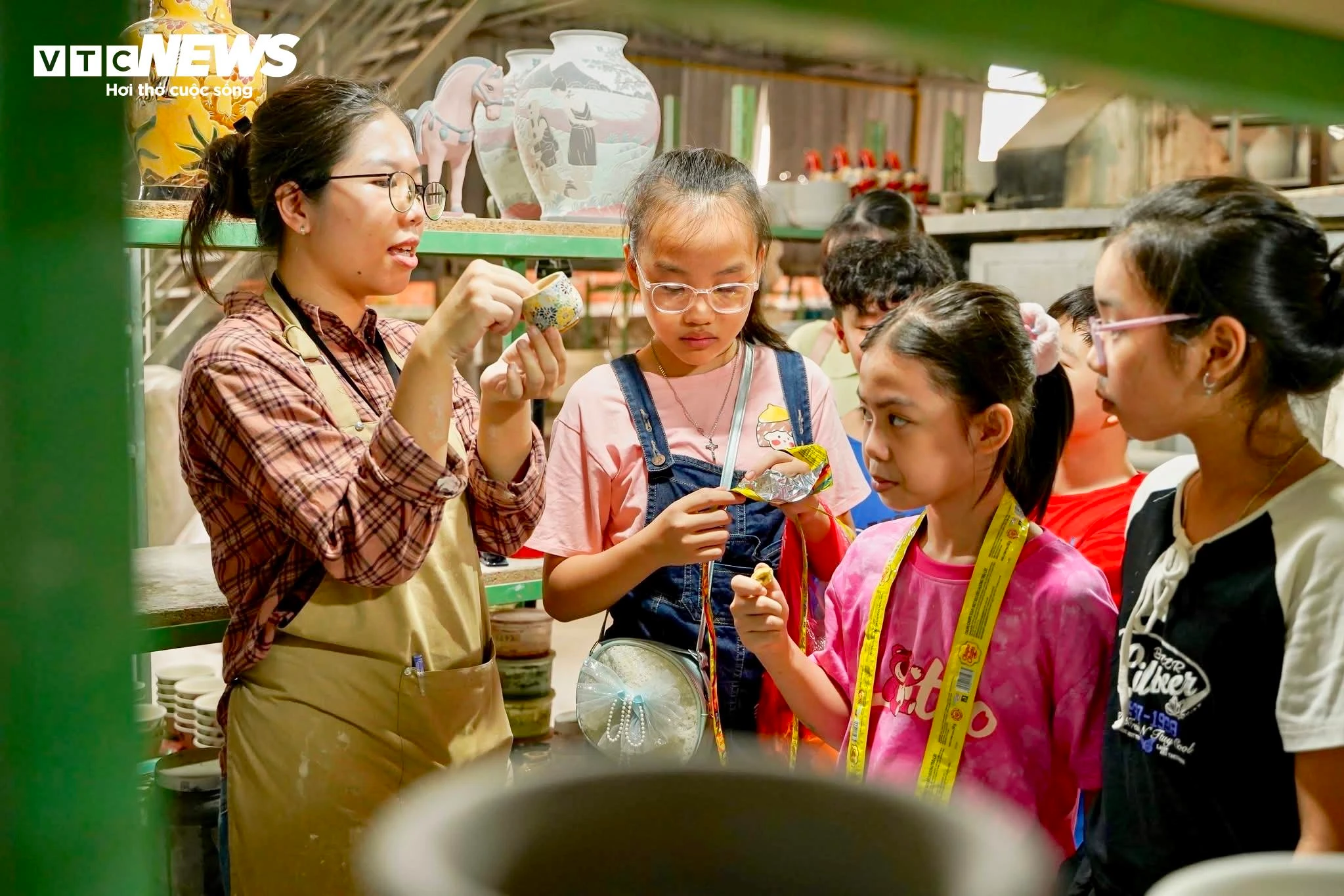  Làng gốm TP.HCM sôi động mùa tạo hình linh vật Tết Bính Ngọ 2026 - 14