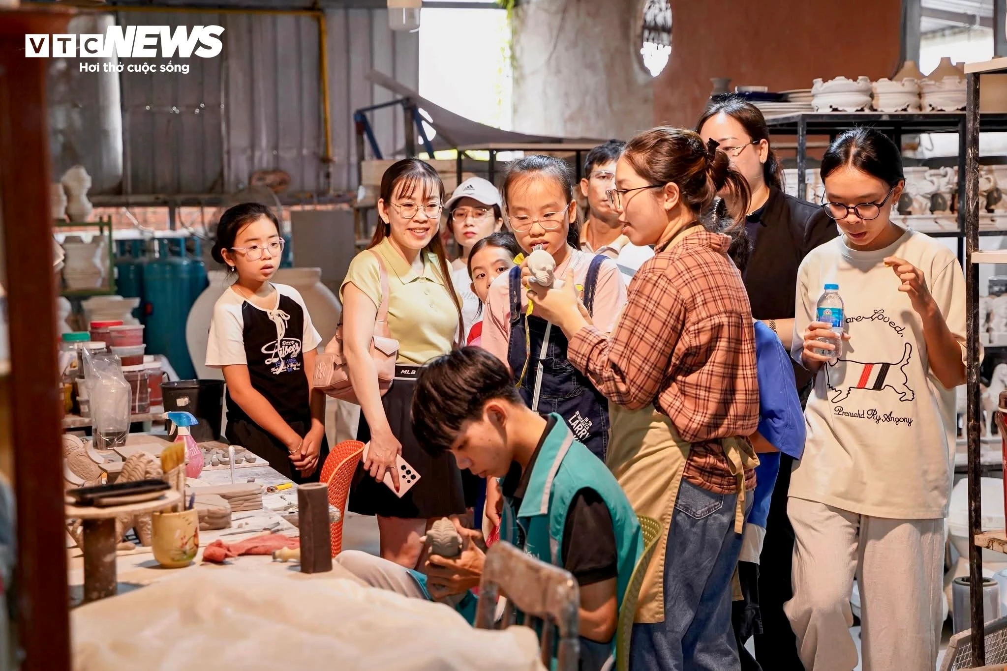  Làng gốm TP.HCM sôi động mùa tạo hình linh vật Tết Bính Ngọ 2026 - 15