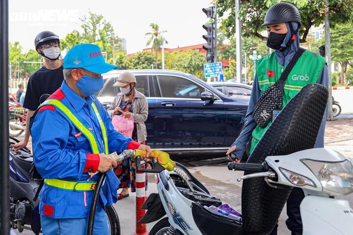 Giá dầu diesel và mazut giảm từ 0h ngày 16/4.