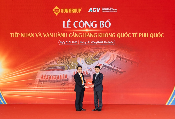 Sun Group chính thức tiếp nhận vận hành Cảng hàng không quốc tế Phú Quốc - Ảnh 1.