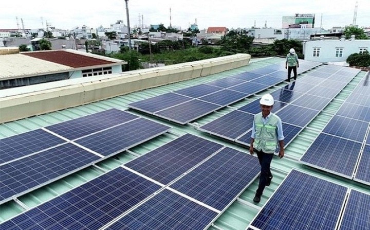 EVN nói đề xuất mới không phải để làm khó người dân. EVN nói đề xuất mới không phải để làm khó người dân.