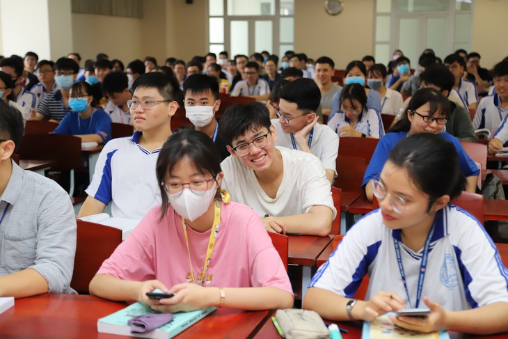 Đại học Y Dược TP.HCM chính thức đào tạo về vắc xin sau đại học, đón đầu già hóa dân số - Ảnh 2.
