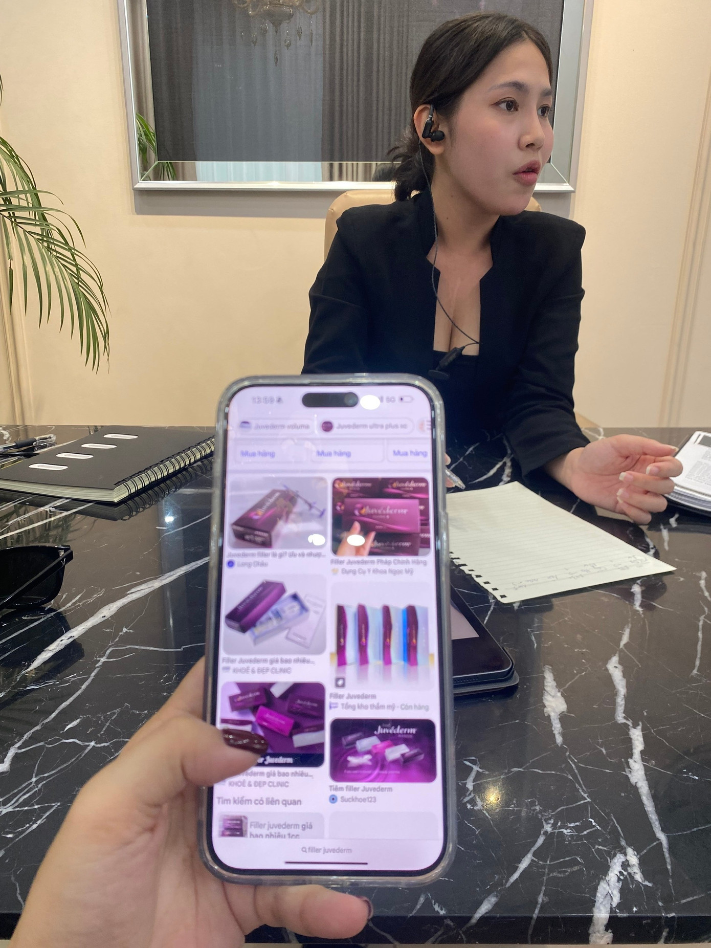 Chỉ đăng ký kinh doanh là xăm, phun, thêu trên da nhưng The Nine. B.C lại gắn cho mình mác thẩm mỹ viện và nhận tiêm filler cho khách- ảnh T.P nhan-vien-tu-van.jpg