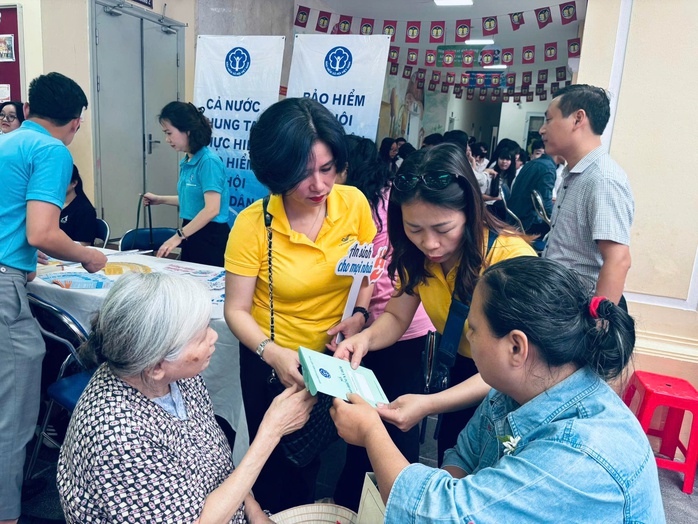 275.000 người nhận BHXH một lần: Đằng sau đó là nỗi lo cơm áo  - Ảnh 2.