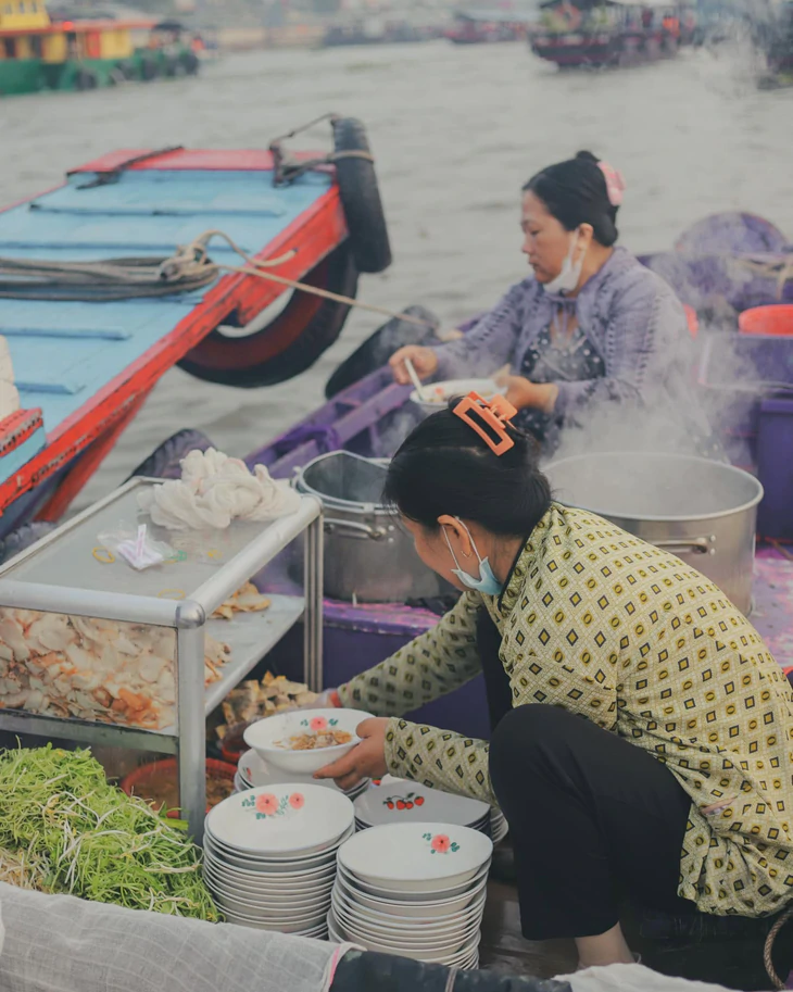 Du lịch miền Tây 2026 tìm lại sức sống cho chợ nổi không chỉ từ khách du lịch - Ảnh 2.