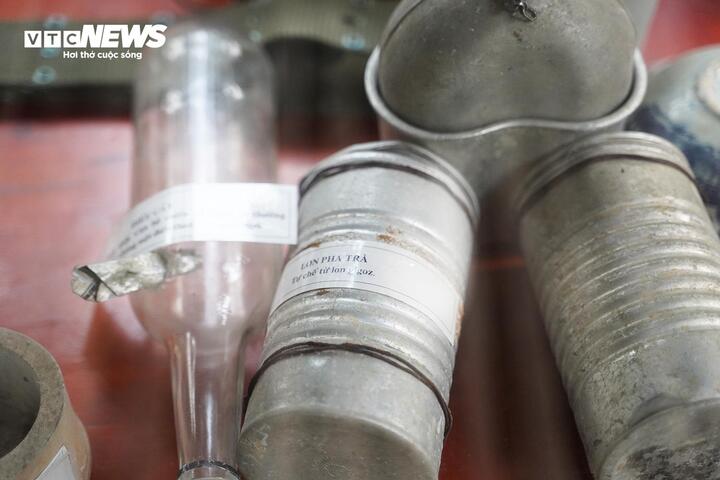 Cuộc sống gian khổ tại Rừng Sác đòi hỏi lòng kiên cường, ý chí sắt đá và sáng tạo của các chiến sỹ.