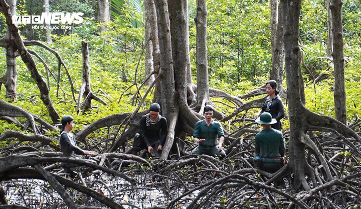 Trải qua 9 năm kháng chiến, từ năm 1966-1975, Đoàn 10 Đặc công Rừng Sác đã đánh gần 600 trận lớn, nhỏ, loại khỏi vòng chiến đấu 6.200 tên địch, hoàn thành mục tiêu khống chế toàn bộ hệ thống vận tải thủy tiếp tế cho Sài Gòn và phía Nam, đồng thời lập những chiến công vang dội ngay ở nội đô.