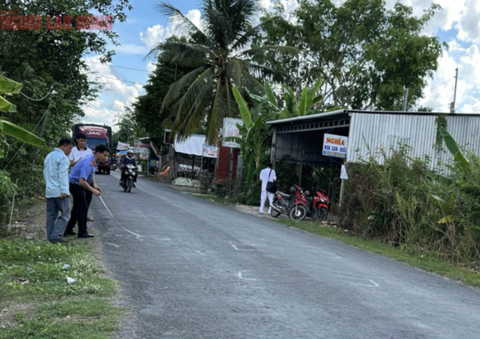Vụ nữ sinh tử vong ở Vĩnh Long: Bạn đọc đề nghị làm rõ mối liên hệ giữa 2 cựu công an với tài xế   - Ảnh 2.