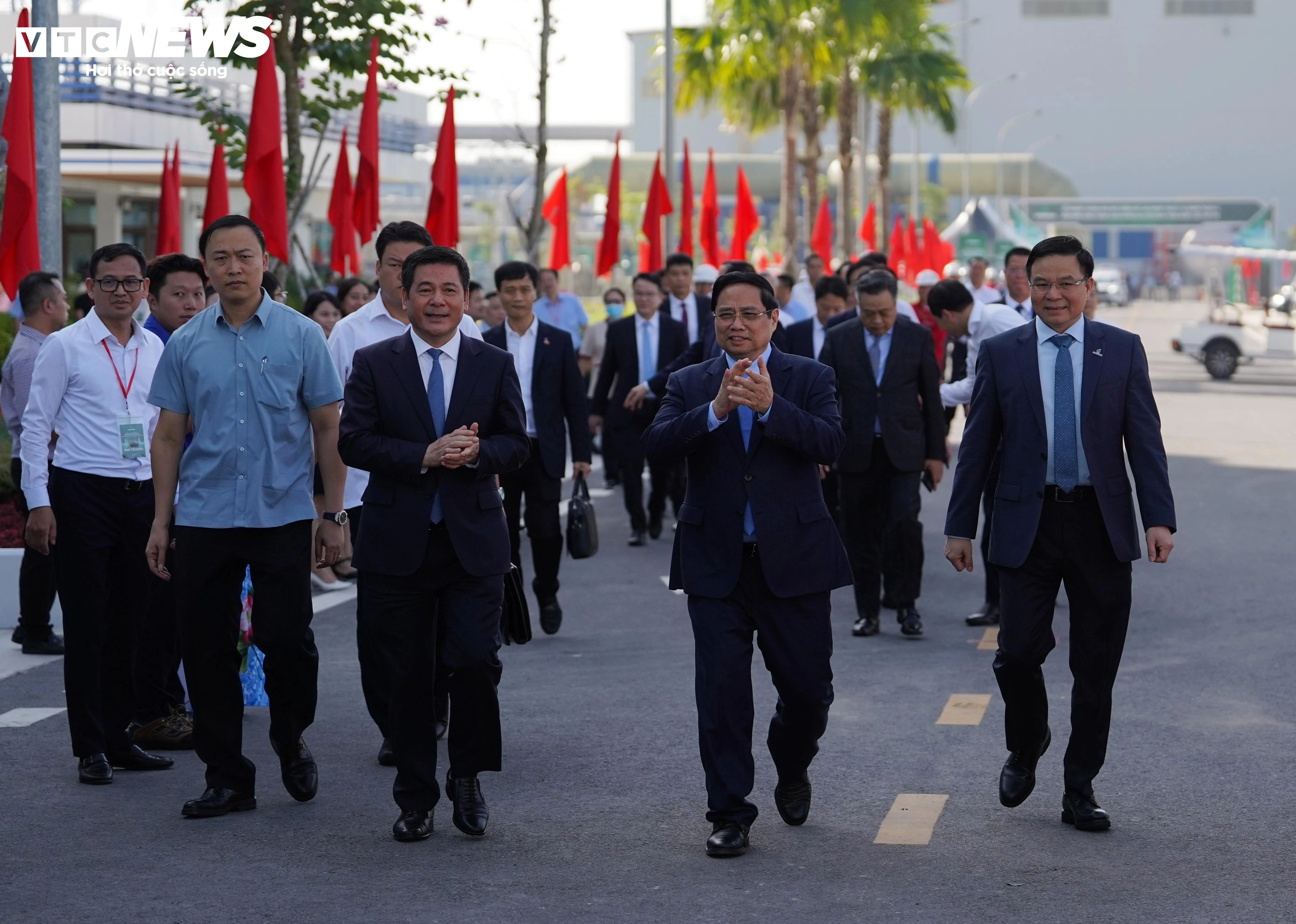 Thủ tướng: Nhà máy điện Nhơn Trạch khẳng định trí tuệ, bản lĩnh Việt Nam - 1