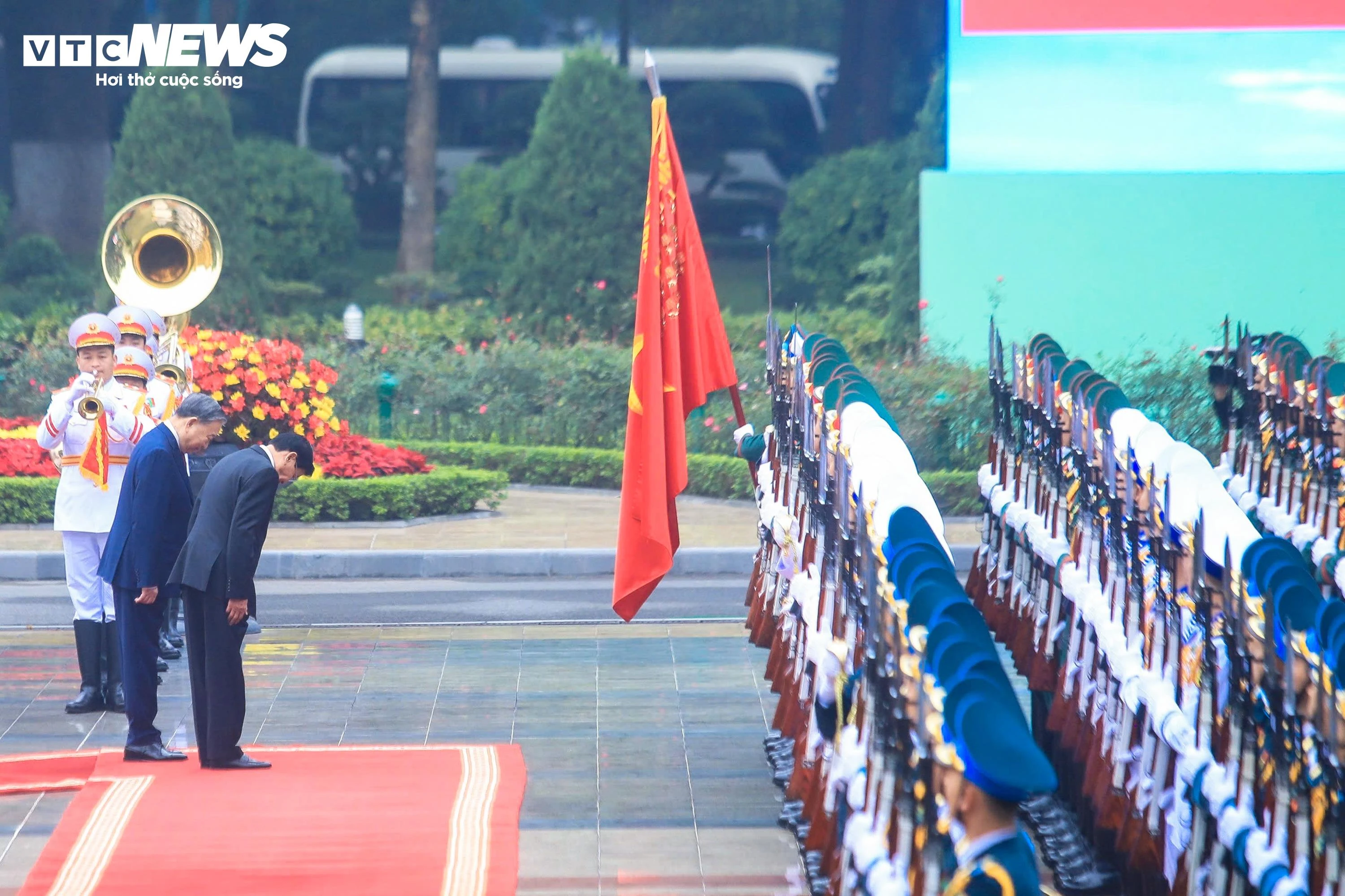 21 loạt đại bác chào mừng Tổng Bí thư, Chủ tịch nước Lào Thongloun Sisoulith - 7