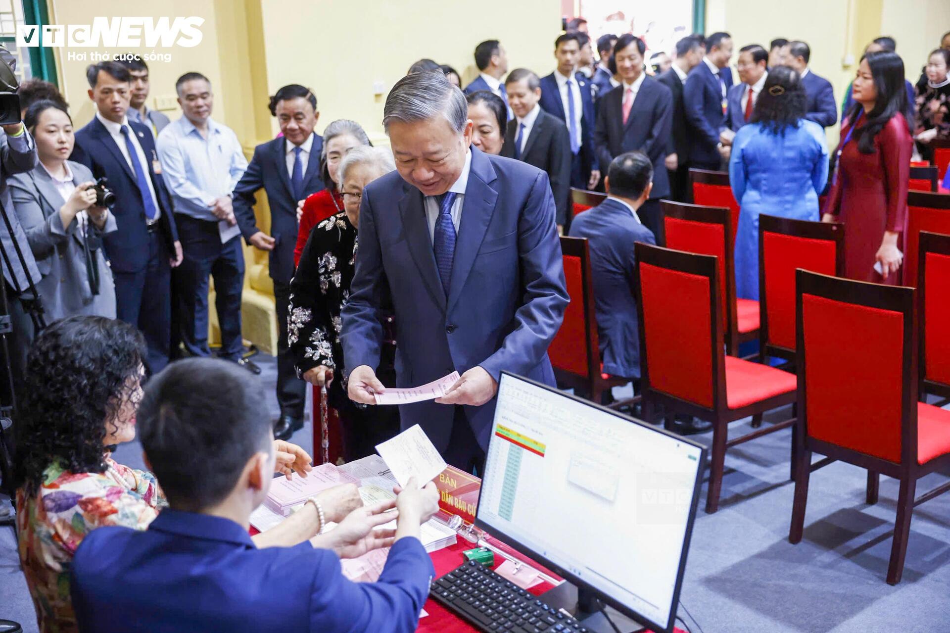 Lãnh đạo Đảng, Nhà nước, Nhân dân hòa cùng 'Ngày hội non sông' - 4