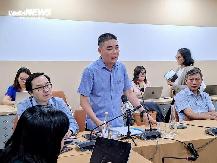 Ông Trịnh Quốc Việt, Phó Giám đốc Công ty TNHH MTV Petrolimex phát biểu tại cuộc họp ngày 10/3.