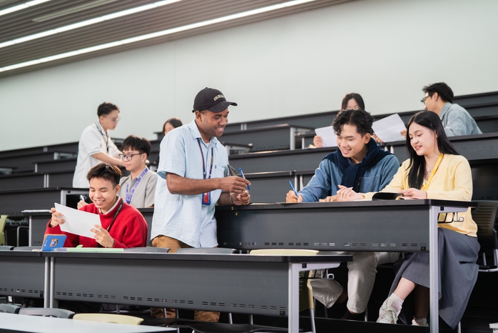 Trường ĐH Văn Lang bổ sung xét tuyển bằng năng hồ sơ năng lực - Ảnh 1.