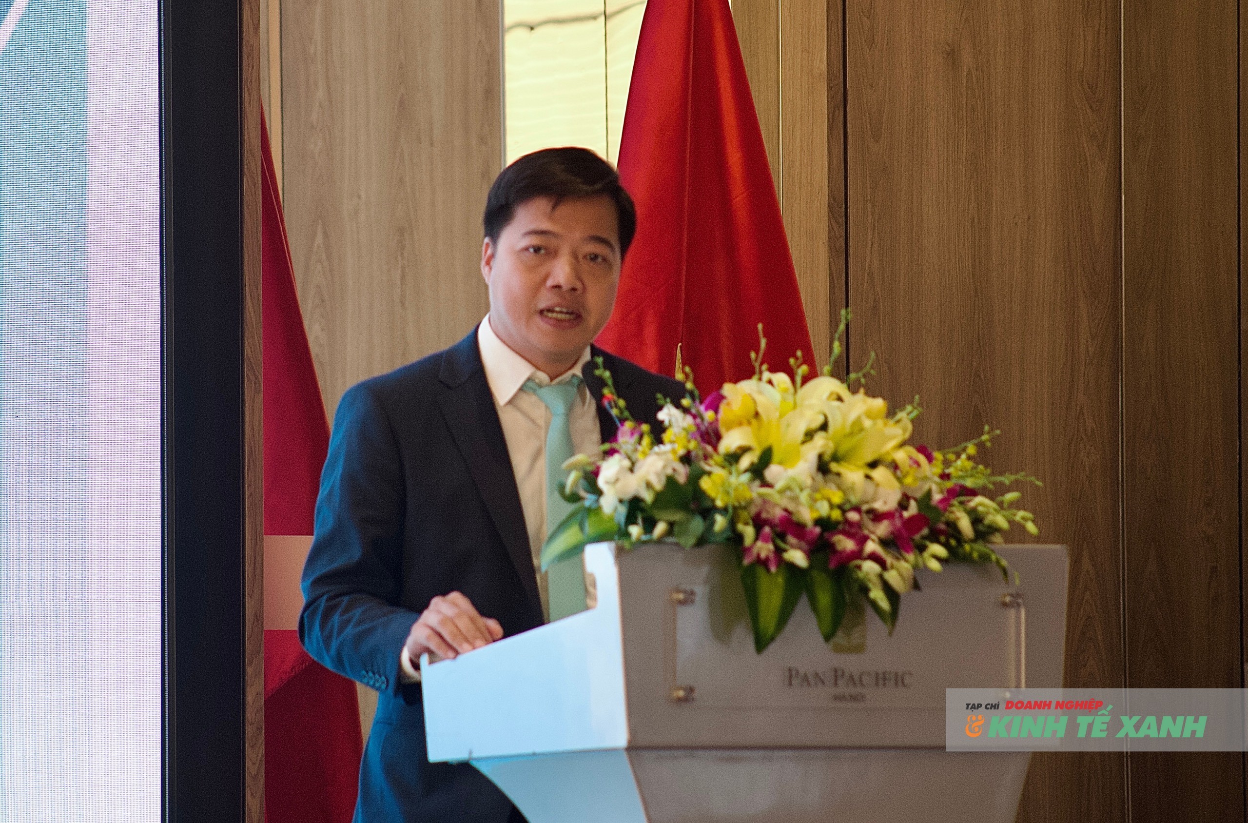 “Đại diện Chính phủ Việt Nam và đoàn doanh nghiệp Séc trao đổi bên lề sự kiện về cơ hội hợp tác trong các lĩnh vực công nghiệp, năng lượng và công nghệ cao.