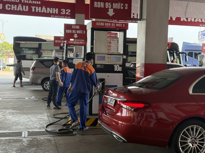 TP.HCM sẽ tạo luồng xanh để thuận lợi cho việc nhập khẩu, cung ứng xăng dầu...