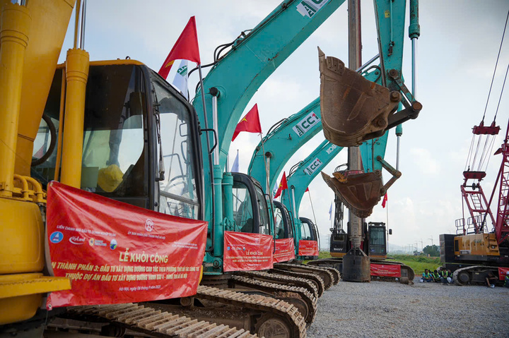 Tuyến cao tốc trên Vành đai 4 được kỳ vọng sẽ tạo đột phá mạnh mẽ, thúc đẩy thu hút đầu tư, phát triển đô thị vệ tinh.