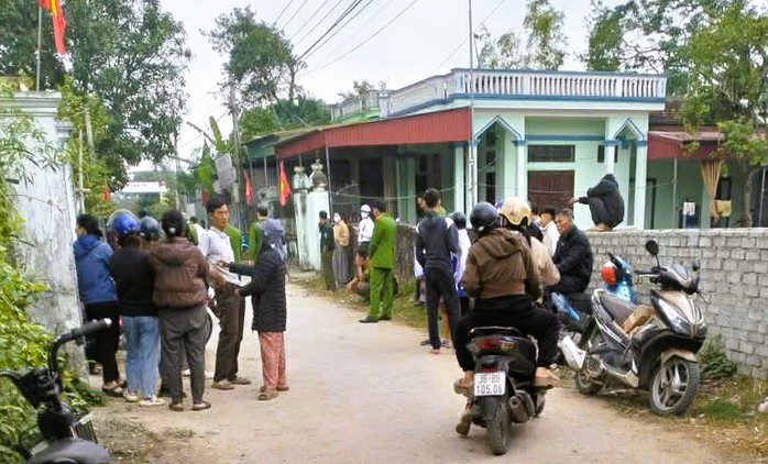 Thảm án chồng chém chết vợ, 1 cháu nhỏ rồi nhảy lầu tự tử - Ảnh 1.