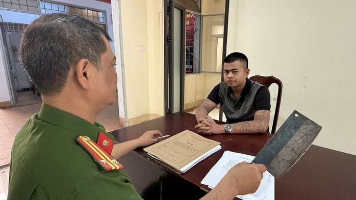 Chém bạn nhậu trọng thương rồi gọi xe đưa đi cấp cứu - Ảnh 1.